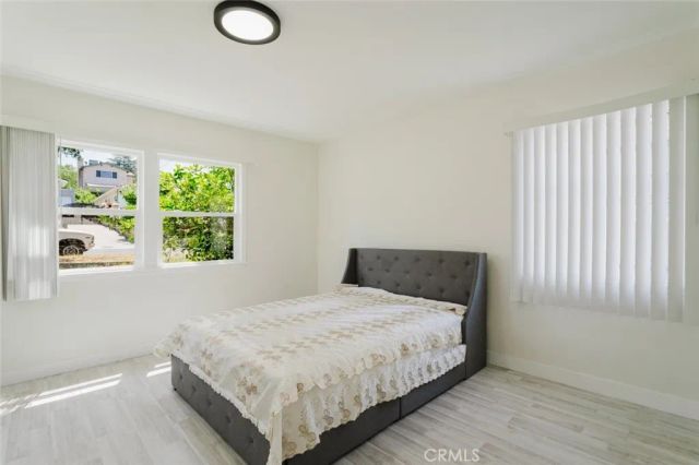 10423--10425 Mcclemont Avenue, Tujunga, CA 91042