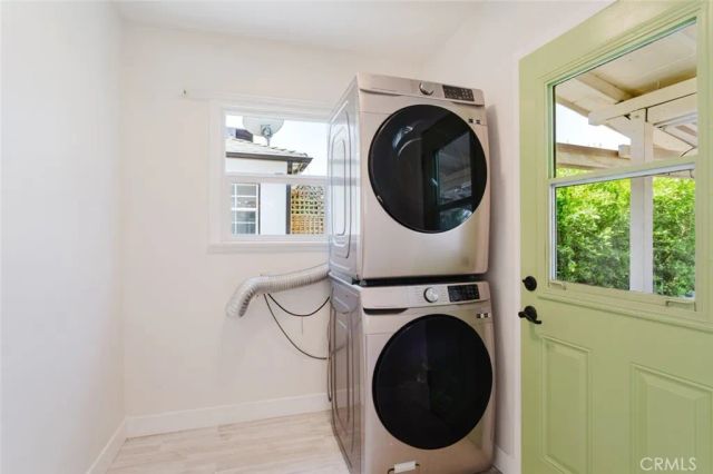 10423--10425 Mcclemont Avenue, Tujunga, CA 91042