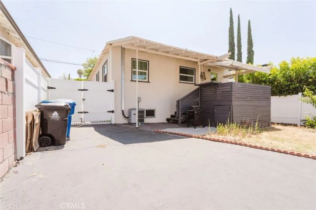 10423--10425 Mcclemont Avenue, Tujunga, CA 91042
