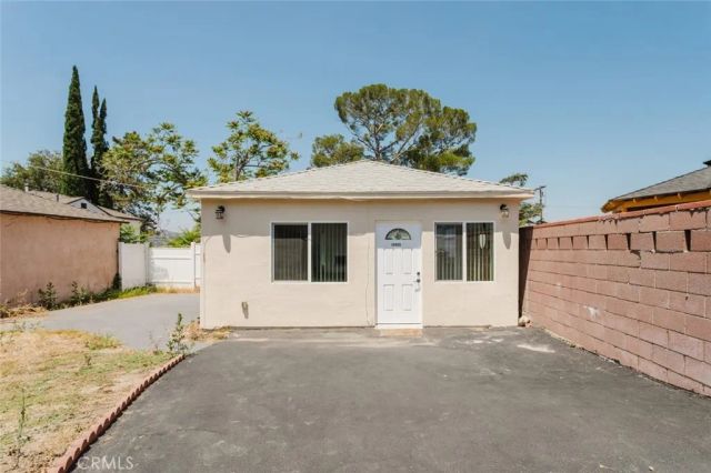 10423--10425 Mcclemont Avenue, Tujunga, CA 91042