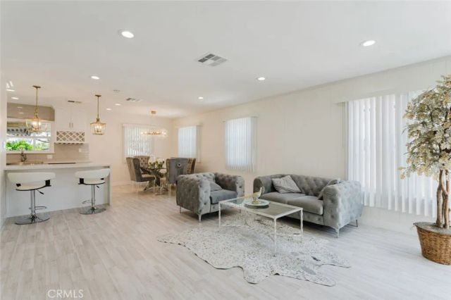 10423--10425 Mcclemont Avenue, Tujunga, CA 91042