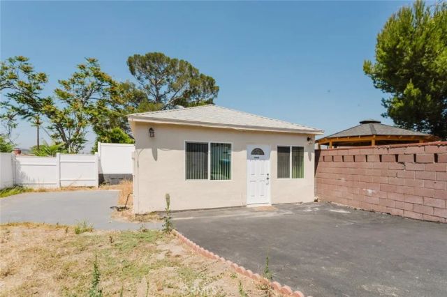 10423--10425 Mcclemont Avenue, Tujunga, CA 91042
