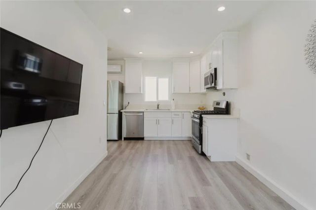 10423--10425 Mcclemont Avenue, Tujunga, CA 91042