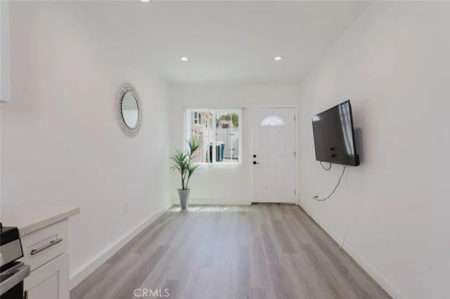 10423--10425 Mcclemont Avenue, Tujunga, CA 91042