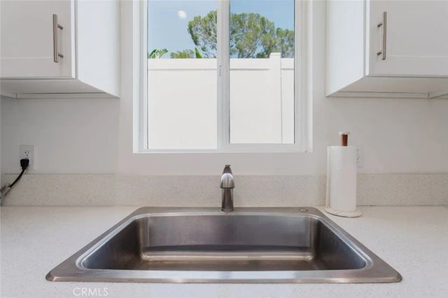 10423--10425 Mcclemont Avenue, Tujunga, CA 91042
