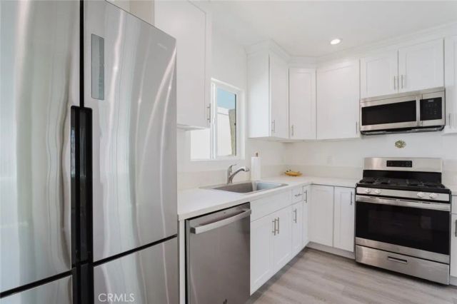 10423--10425 Mcclemont Avenue, Tujunga, CA 91042
