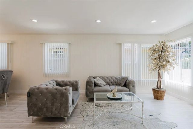 10423--10425 Mcclemont Avenue, Tujunga, CA 91042