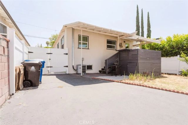 10423--10425 Mcclemont Avenue, Tujunga, CA 91042