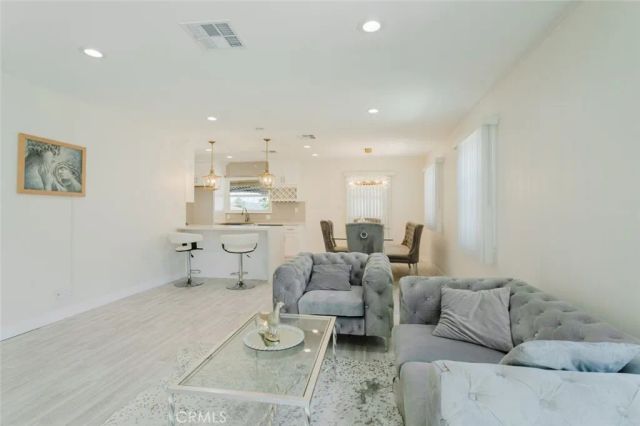 10423--10425 Mcclemont Avenue, Tujunga, CA 91042