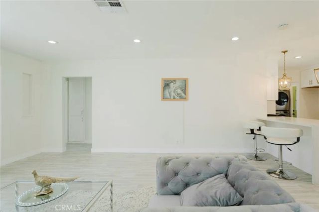 10423--10425 Mcclemont Avenue, Tujunga, CA 91042