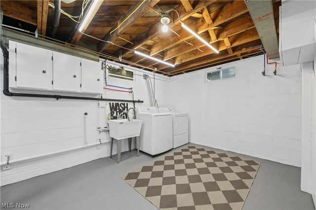 3411 Sweitzer Street NW, Uniontown, OH 44685