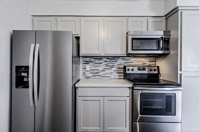 214 Brookdale Drive, League City, TX 77573