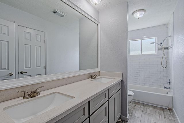 214 Brookdale Drive, League City, TX 77573