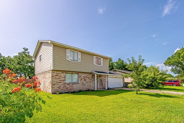214 Brookdale Drive, League City, TX 77573