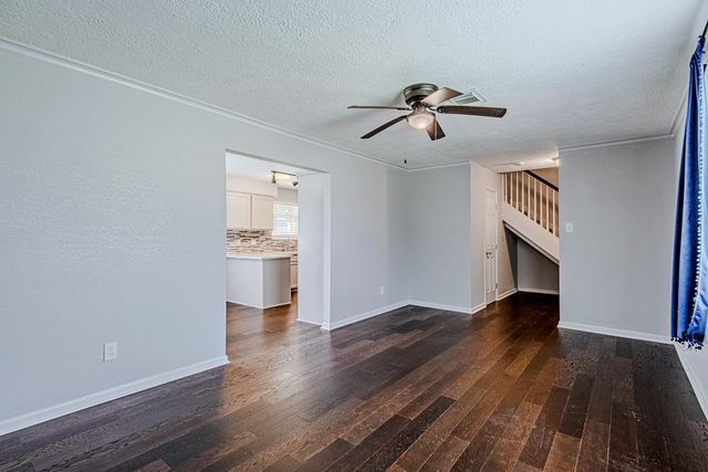 214 Brookdale Drive, League City, TX 77573
