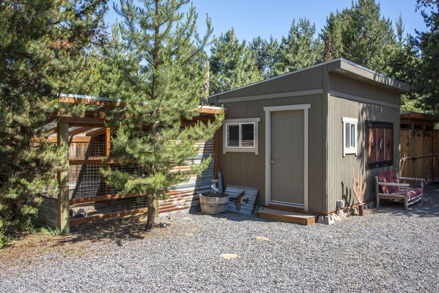 16121 Lava Drive, La Pine, OR 97739