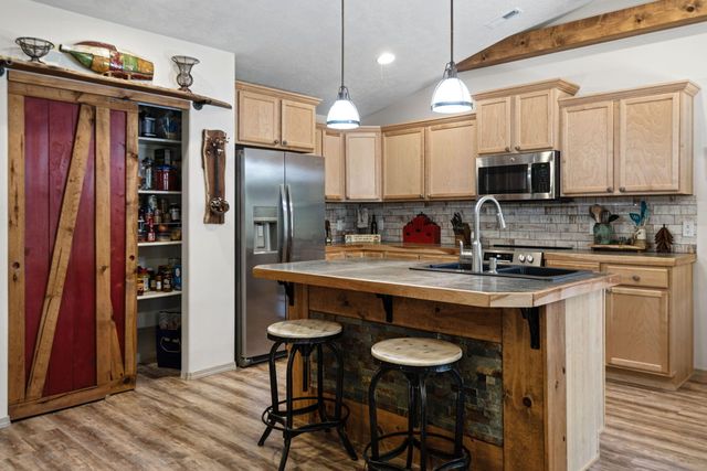 16121 Lava Drive, La Pine, OR 97739