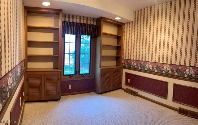 3733 River Lane, Rocky River, OH 44116