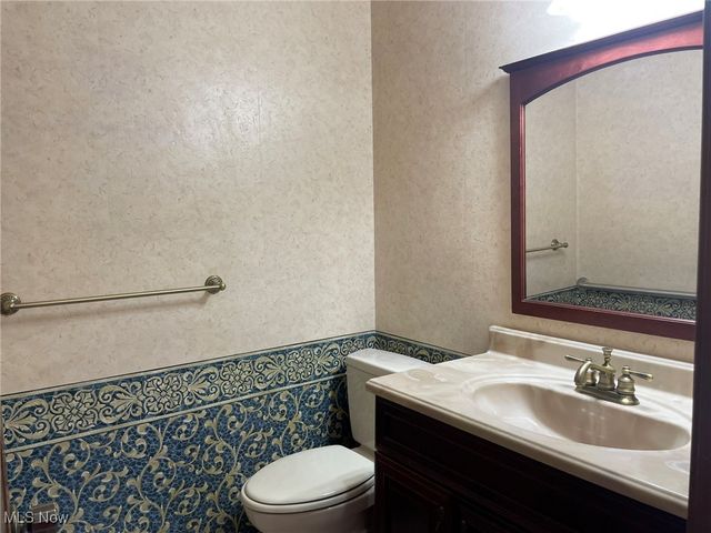 3733 River Lane, Rocky River, OH 44116