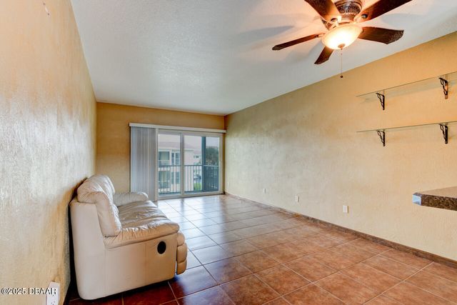 719 S Beach St Apt 316B, Daytona Beach, FL 32114