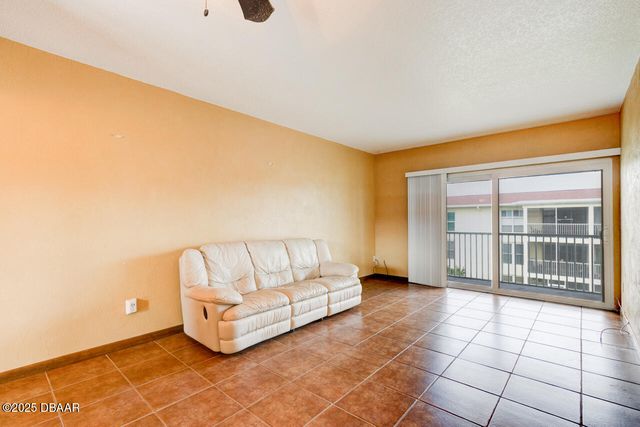 719 S Beach St Apt 316B, Daytona Beach, FL 32114