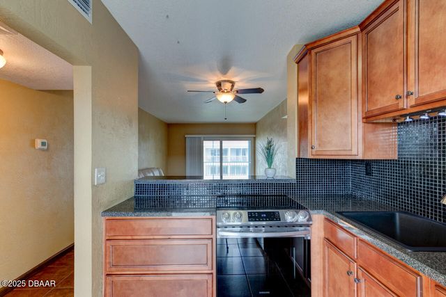 719 S Beach St Apt 316B, Daytona Beach, FL 32114