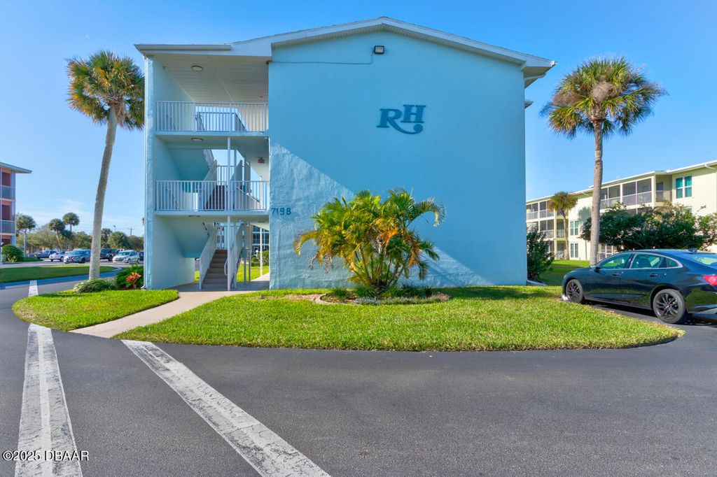 719 S Beach St Apt 316B, Daytona Beach, FL 32114