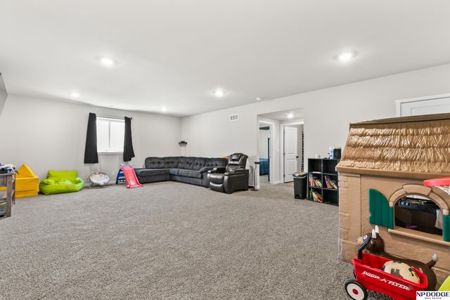 9007 Alexandra Road, Bellevue, NE 68157