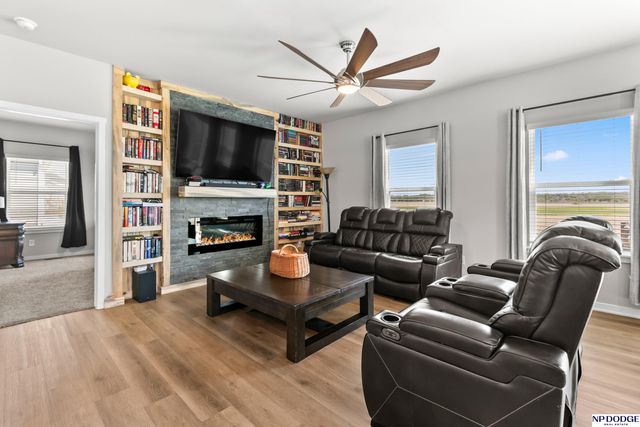 9007 Alexandra Road, Bellevue, NE 68157