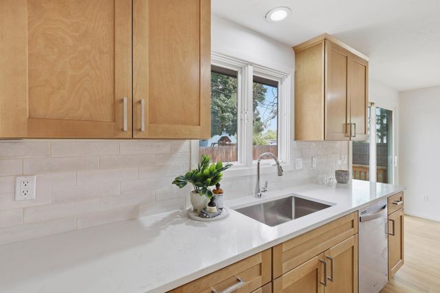 304 E Columbia Ave, Spokane, WA 99208