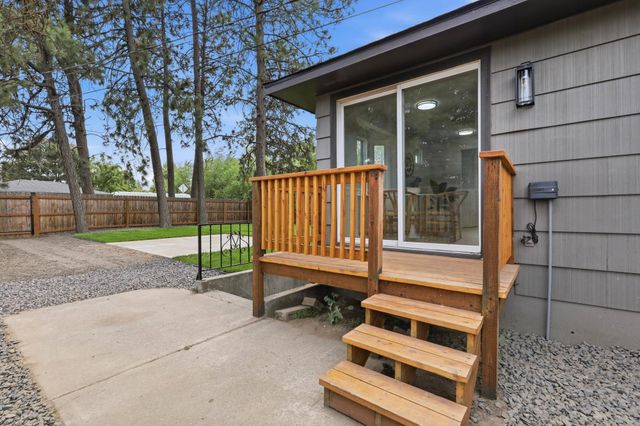 304 E Columbia Ave, Spokane, WA 99208