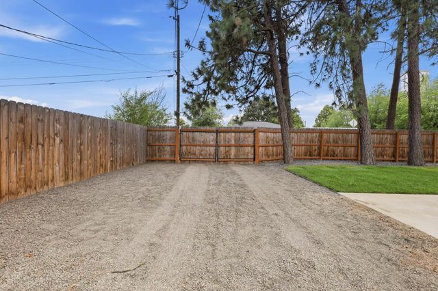 304 E Columbia Ave, Spokane, WA 99208