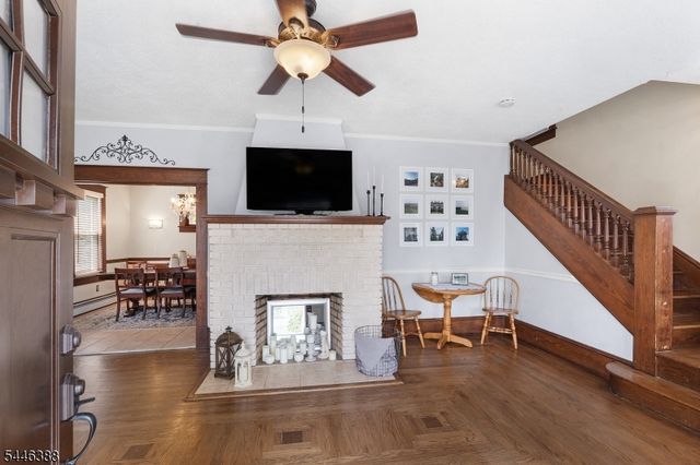 4 Musconetcong Ave, Stanhope Boro, NJ 07874