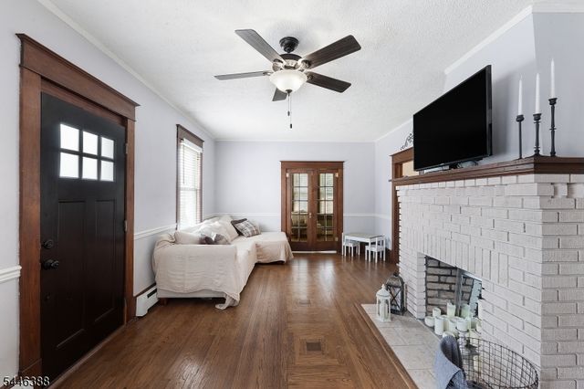 4 Musconetcong Ave, Stanhope Boro, NJ 07874