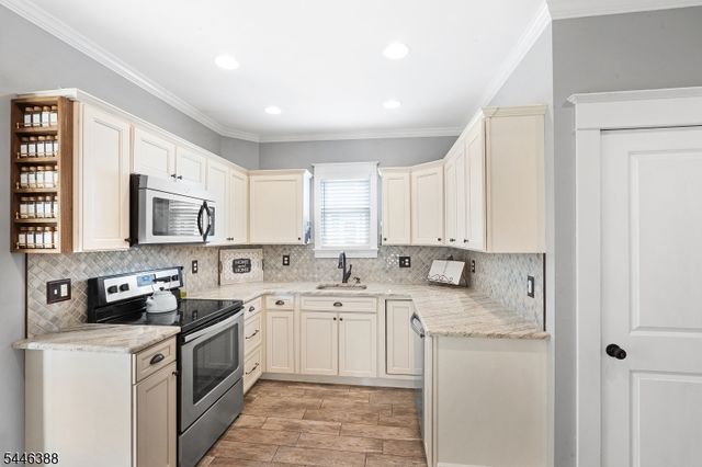4 Musconetcong Ave, Stanhope Boro, NJ 07874