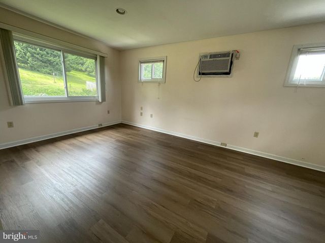 72 PRESTON RD, Wernersville, PA 19565