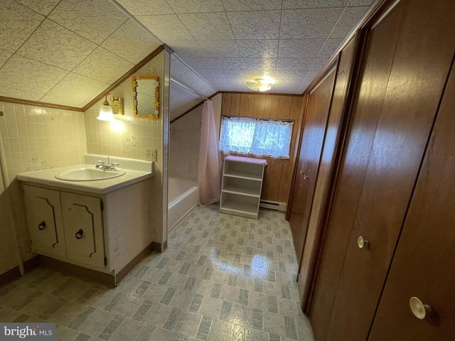 72 PRESTON RD, Wernersville, PA 19565