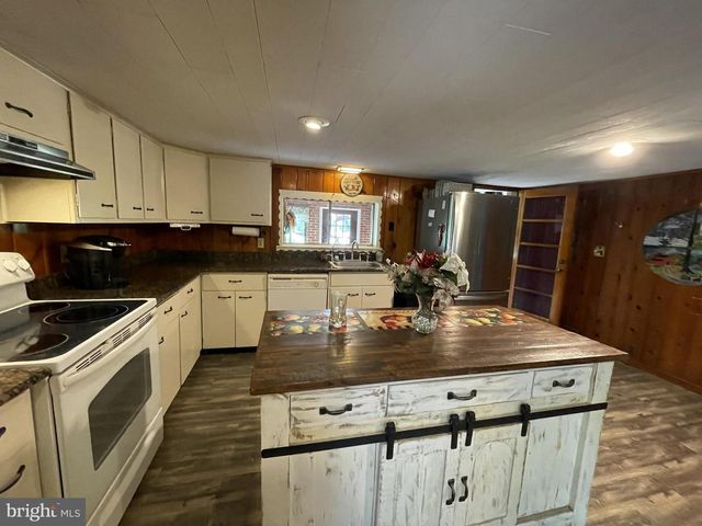 72 PRESTON RD, Wernersville, PA 19565