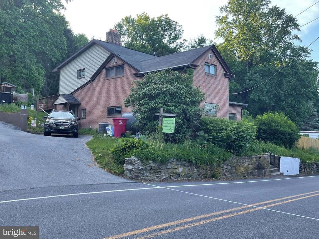 72 PRESTON RD, Wernersville, PA 19565