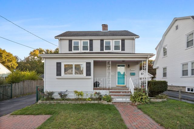 814 Lynnfield Street, Lynnfield, MA 01940