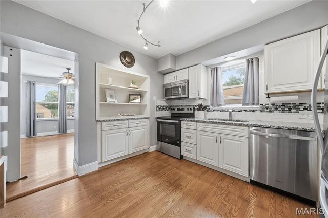5701 Tholozan Avenue, St Louis, MO 63109