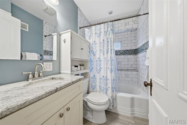 5701 Tholozan Avenue, St Louis, MO 63109