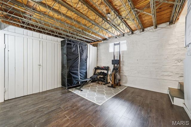 5701 Tholozan Avenue, St Louis, MO 63109