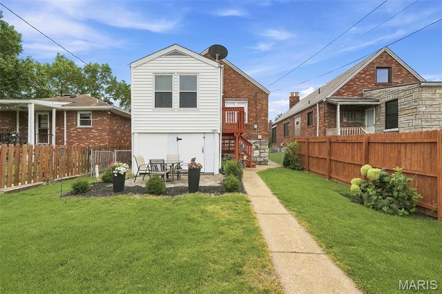 5701 Tholozan Avenue, St Louis, MO 63109