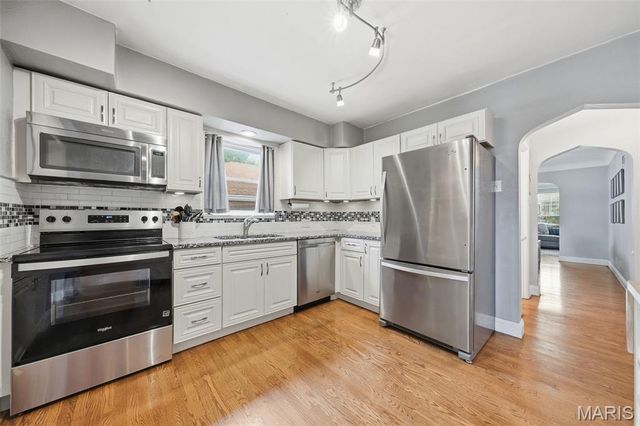 5701 Tholozan Avenue, St Louis, MO 63109
