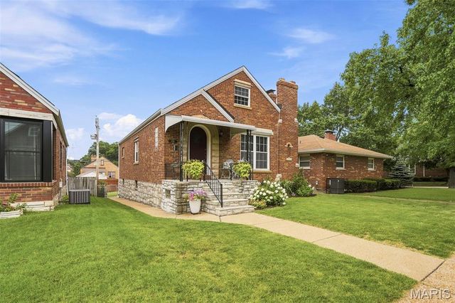 5701 Tholozan Avenue, St Louis, MO 63109