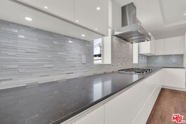 460 N Palm Drive 204, Beverly Hills, CA 90210