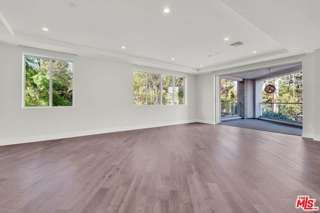 460 N Palm Drive 204, Beverly Hills, CA 90210