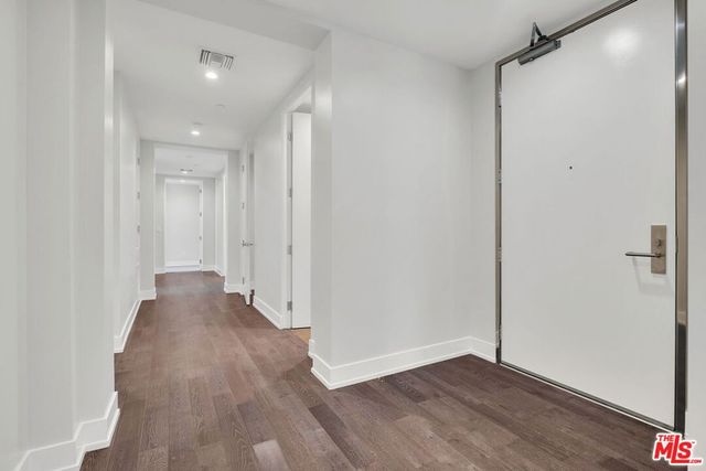 460 N Palm Drive 204, Beverly Hills, CA 90210