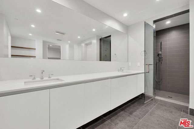 460 N Palm Drive 204, Beverly Hills, CA 90210